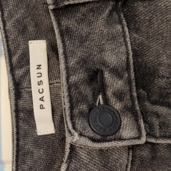 Pacsun black denim shorts - Picture 2 of 5